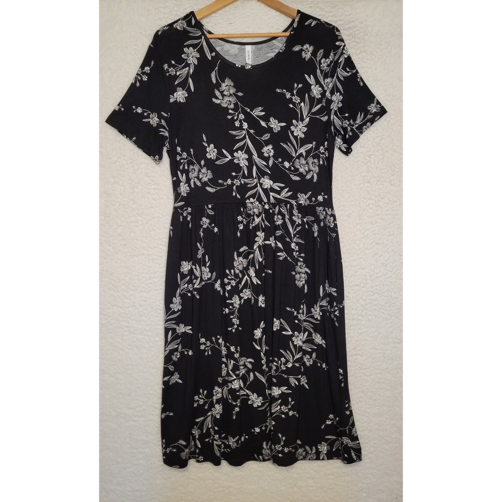 DB Moon Short Sleeve Dress Size L Black White NEW NWT Maxi Long Floral 1871